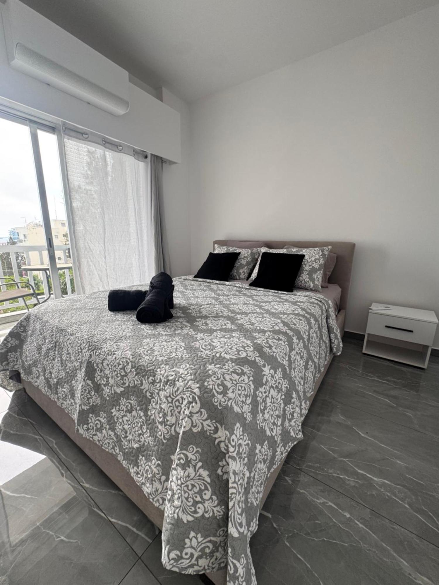 Beautiful Ii Apartment